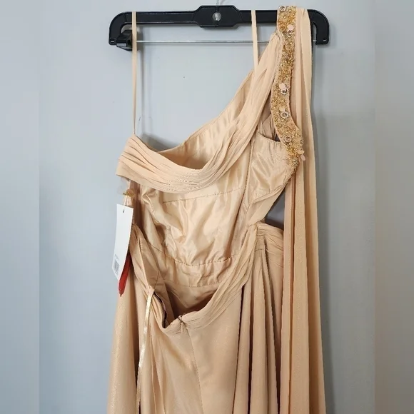 Mac Duggal FLOAT ONE SHOULDER OPEN BACK FLOWY GOWN size 12 (#39) - Picture 7 of 16